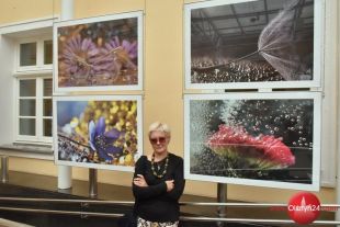 „Najpiękniejsze jest najmniejsze”. Wystawa fotografii Doroty Grochowskiej prezentowana jest w Starym Ratuszu