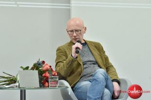 Piotr Burczyk autorem wiersza jubileuszowej edycji serii wydawniczej WBP „Trilinguis”