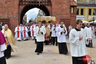 Procesje przeszły ulicami Olsztyna w Święto Bożego Ciała