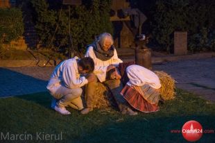 „Niedzielniki” na zamkowym dziedzińcu